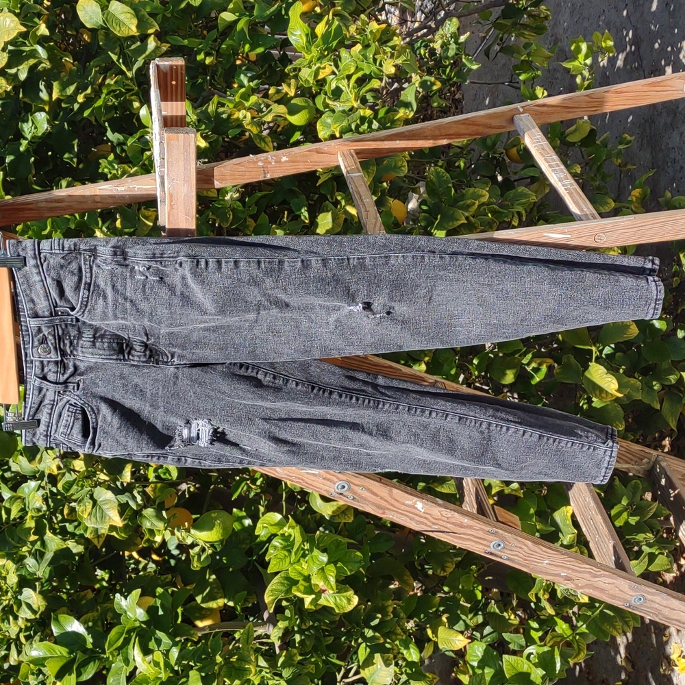 Old Navy Secret Slim Pockets High Rise Straight Jeans Distressed 2